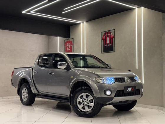 MITSUBISHI L200 TRITON 3.5 HPE 4X4 CD V6 24V FLEX 4P AUTOMÁTICO